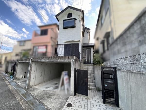 4LDK Renovated Family House in Kobe Otsukadai | 1690万 Yen - Thumbnail 2