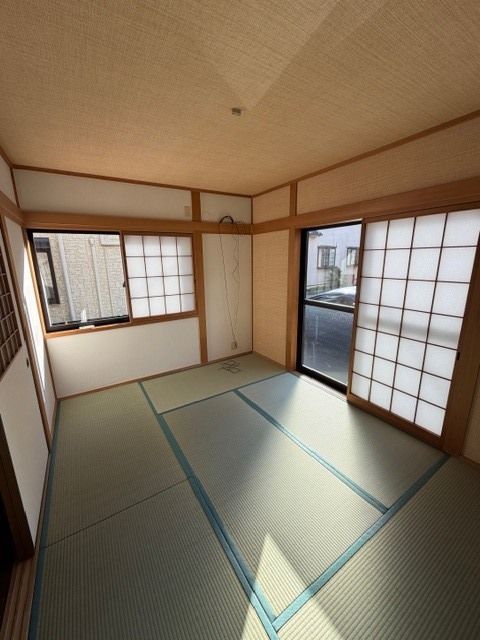 Renovated 4LDK House in Neyagawa, Osaka - 97.20 sqm - Thumbnail 3