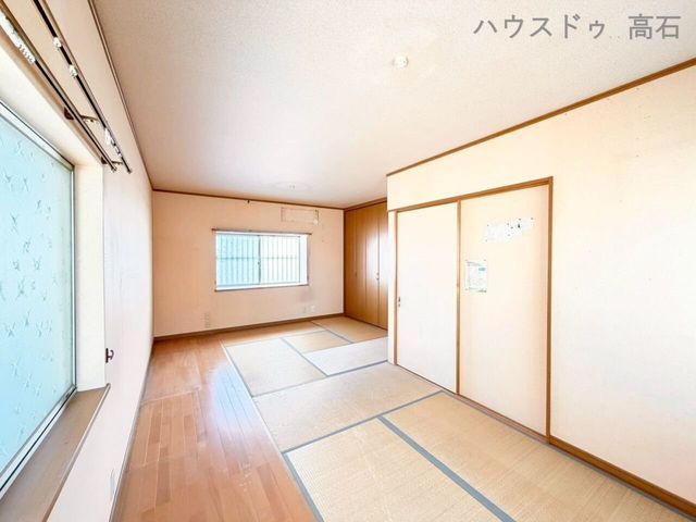 Corner Lot 3DK House for Sale in Takarazuka, Osaka - Thumbnail 2