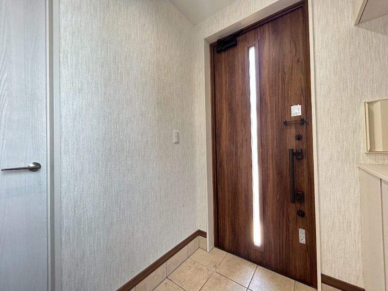 Modern 4LDK Corner House in Hakodate with 2-Car Parking - Thumbnail 3