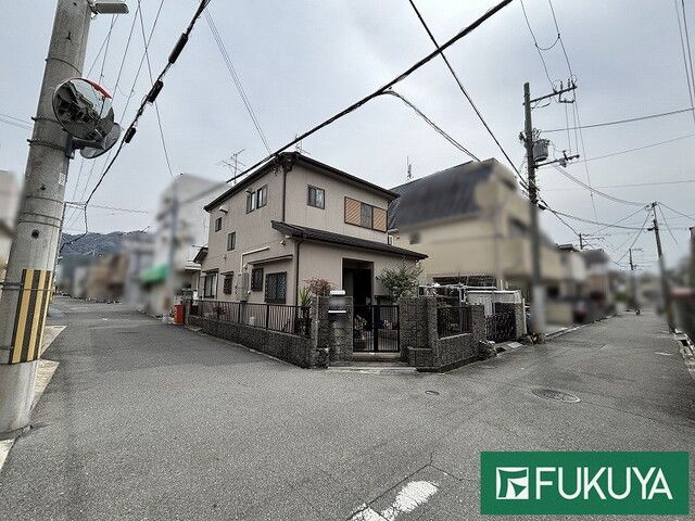 Renovated 4DK House in Daito City, Osaka | 7 Min Walk to Station - Thumbnail 2