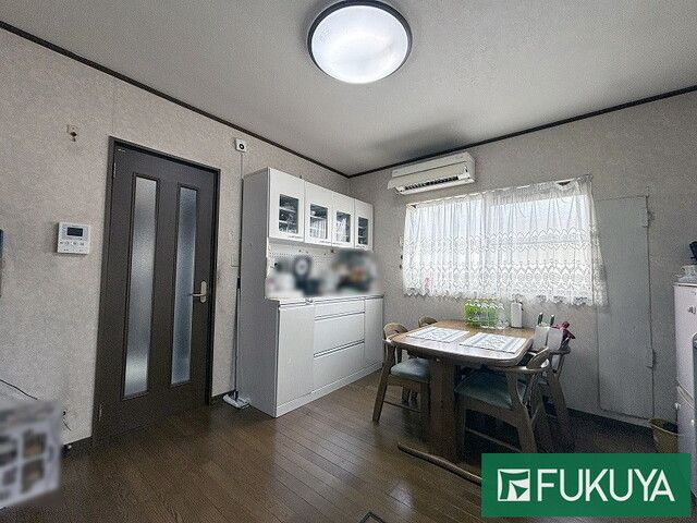 Renovated 4DK House in Daito City, Osaka | 7 Min Walk to Station - Thumbnail 3