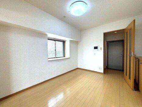 2K Apartment for Rent in Hakata-ku, Fukuoka - 35.1m² - Thumbnail 3