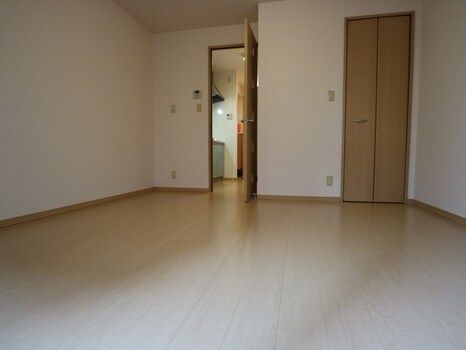1K Apartment for Rent in Hirakata, Osaka - 26.93m², 2nd Floor - Thumbnail 4