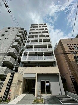Modern 1DK Apartment for Rent in Kita-ku, Osaka - Image 1