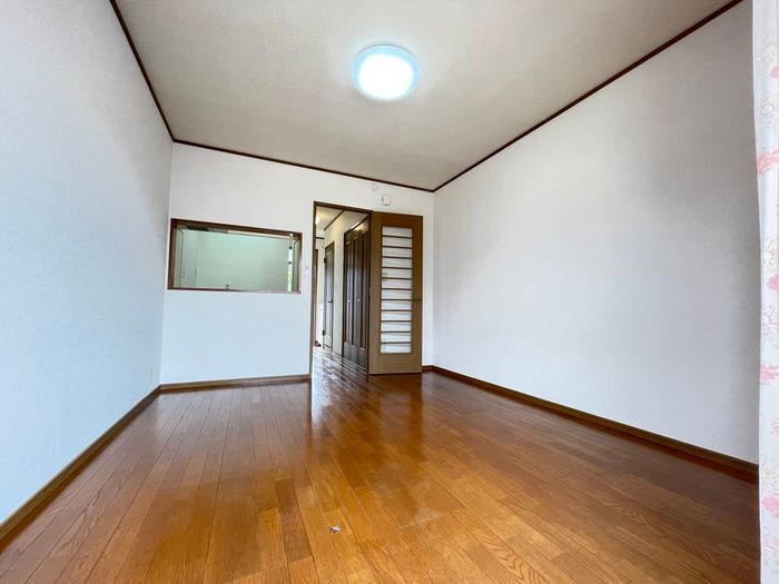 1K Apartment for Rent in Asakawa-machi, Kitakyushu - Thumbnail 3