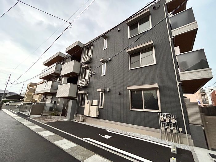 1LDK Apartment for Rent in Moji-ku, Kitakyushu, 45.29m² - Thumbnail 2