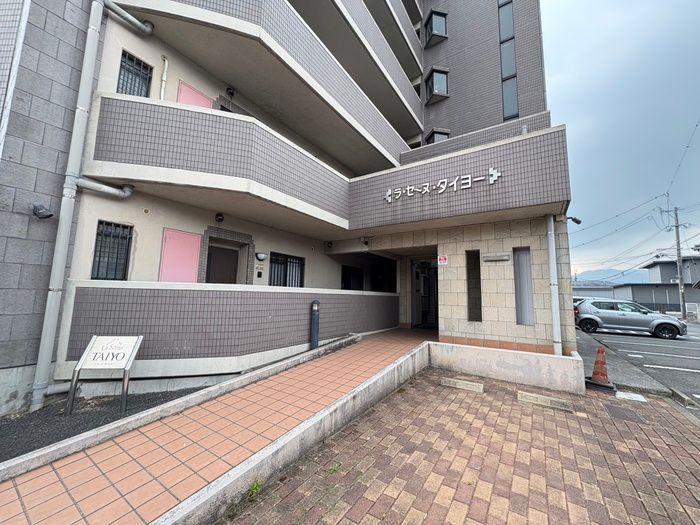 3LDK Apartment for Rent in Kokura Minami-ku, Kitakyushu - Thumbnail 2