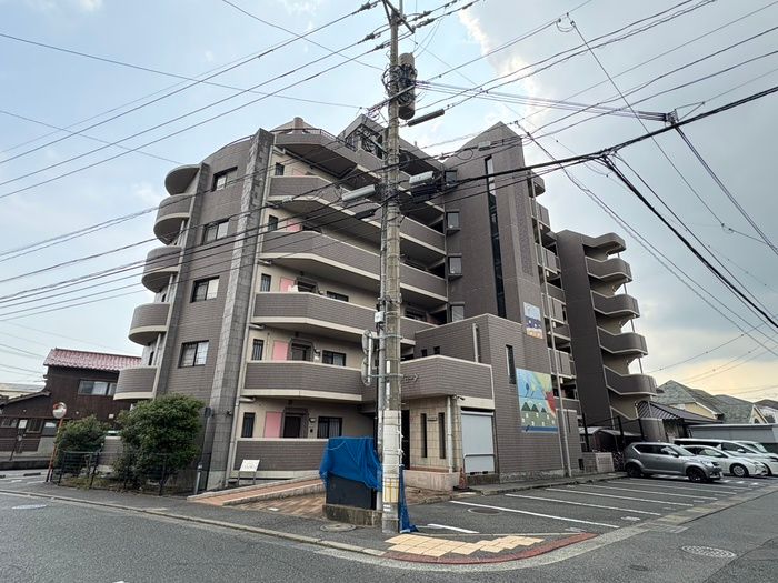 3LDK Apartment for Rent in Kokura Minami-ku, Kitakyushu - Image 1