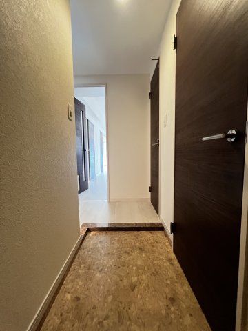 2LDK Apartment for Rent in Hakata-ku, Fukuoka City - Thumbnail 3