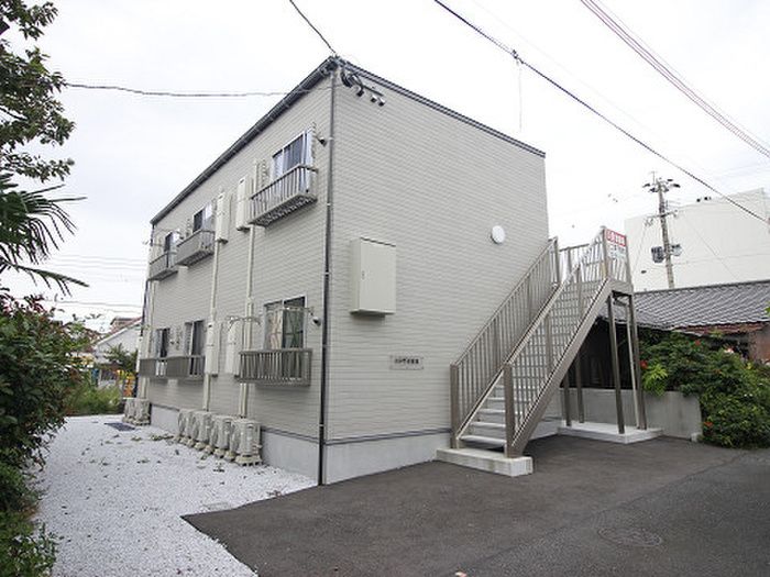 1K Apartment Near Moji Station in Kitakyushu, Fukuoka - Thumbnail 2