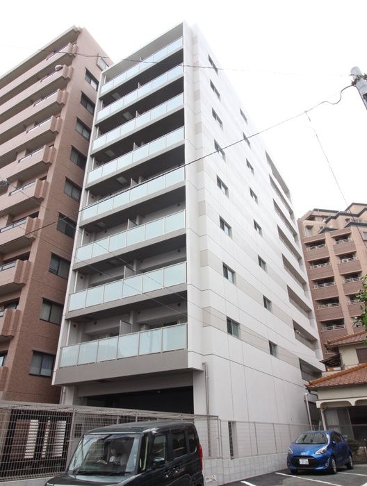 2LDK Apartment for Rent in Chuo-ku, Fukuoka City - Thumbnail 2