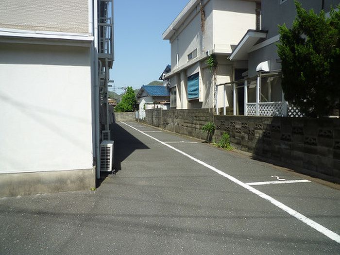 2DK Apartment for Rent in Moji-ku, Kitakyushu, Fukuoka - Thumbnail 3