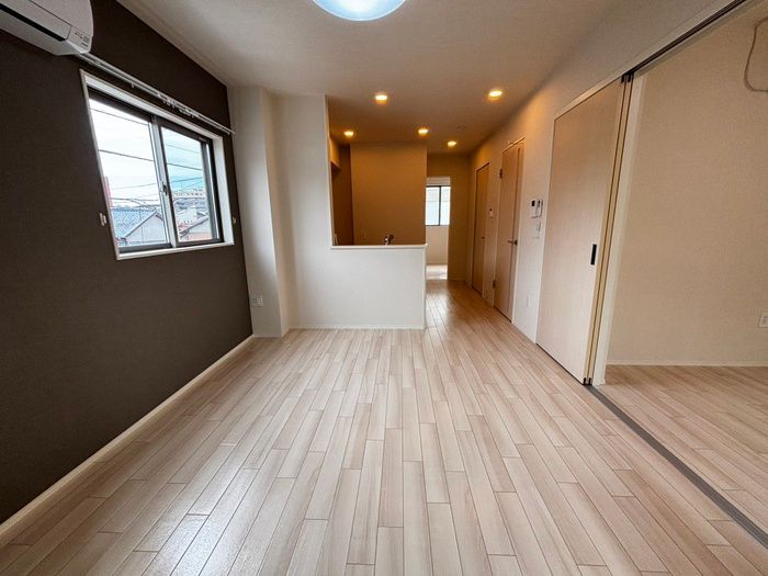 New 2LDK Apartment for Rent in Moji, Kitakyushu, Fukuoka - Thumbnail 2