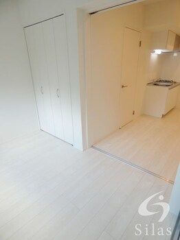 Modern 1DK Apartment in Asahi Ward, Osaka - Thumbnail 4