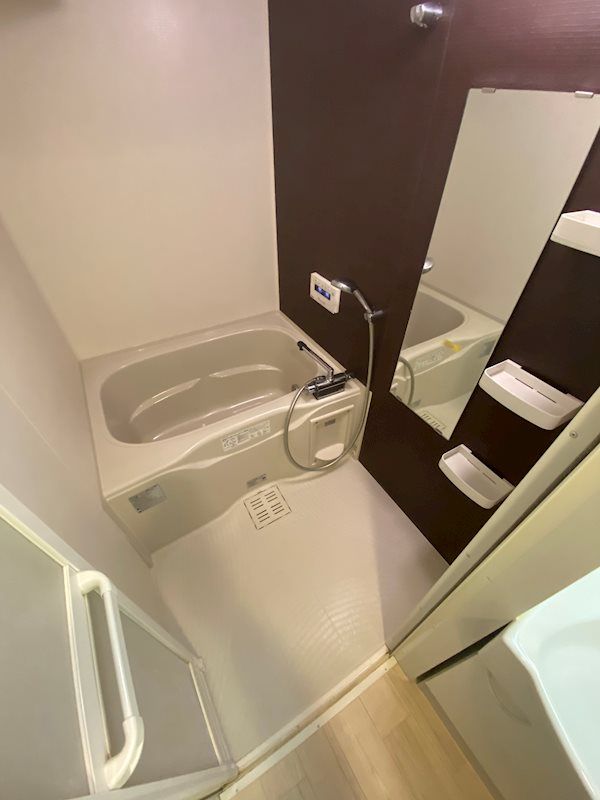 1K Apartment for Rent in Hakata-ku, Fukuoka City - Thumbnail 3