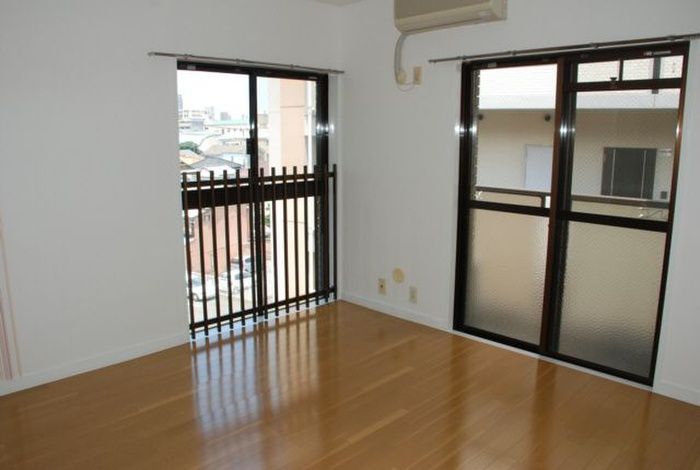 1R Apartment for Rent in Hakata Ward, Fukuoka - 22.37m² - Thumbnail 4