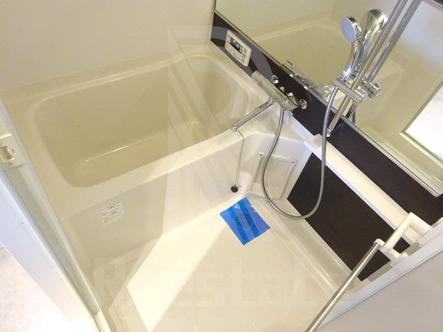 1K Apartment for Rent in Chuo-ku, Fukuoka - 31.5 sqm - Thumbnail 4