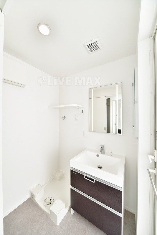 1K Apartment for Rent in Hakata Ward, Fukuoka City - Thumbnail 3