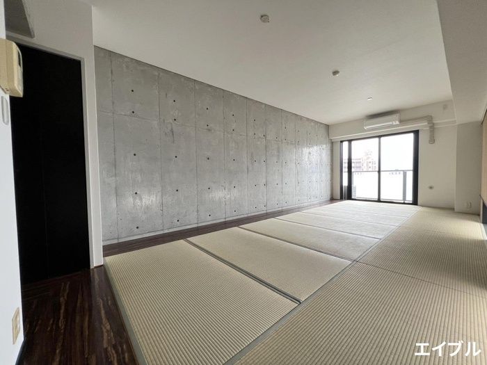 1K Apartment Near Muromi Station in Fukuoka City - Thumbnail 3