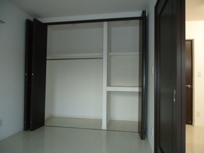 2LDK Apartment for Rent in Yahatanishi Ward, Kitakyushu Near Orio Station - Thumbnail 4