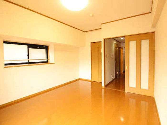 1K Apartment for Rent in Kurosaki, Kitakyushu, Fukuoka - Thumbnail 4