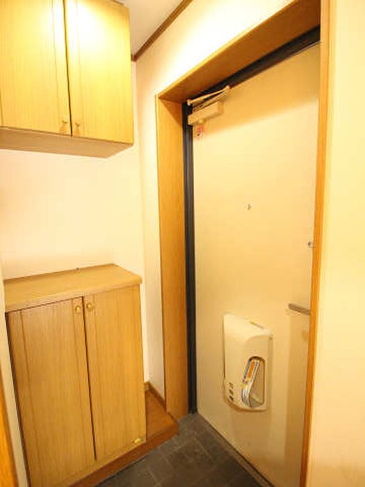 1K Apartment for Rent in Kurosaki, Kitakyushu, Fukuoka - Thumbnail 3