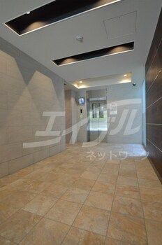1LDK Apartment for Rent Near Tenjimbashisuji Rokuchome Station - Thumbnail 3