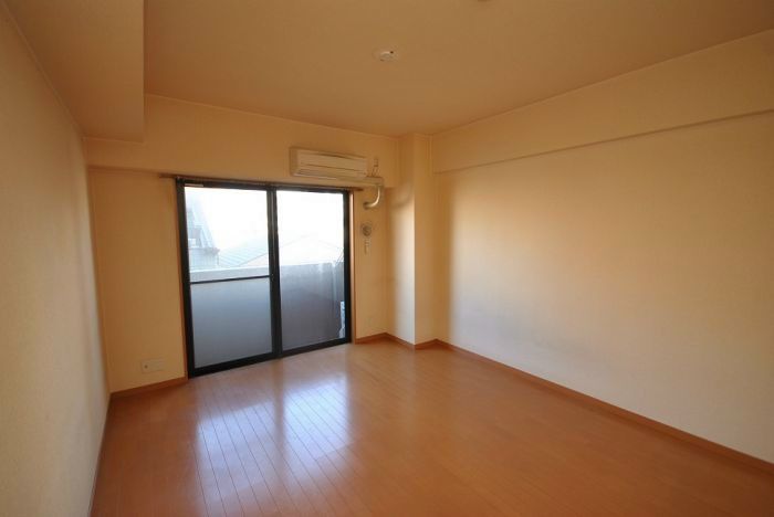 1K Apartment for Rent in Chuo-ku, Fukuoka City - Thumbnail 4
