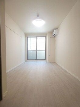 Modern 1K Apartment for Rent in Kita-ku, Osaka - Thumbnail 3
