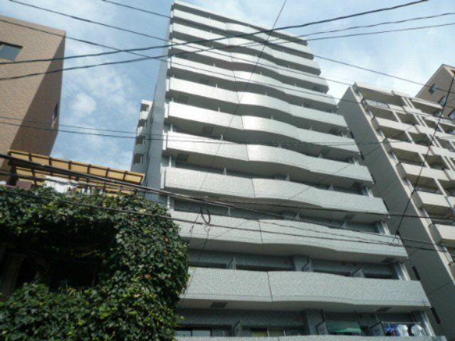 1K Apartment for Rent in Chuo Ward, Fukuoka City - Image 1