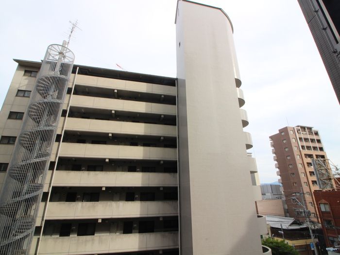 2K Apartment for Rent in Chuo-ku, Fukuoka City - Thumbnail 4