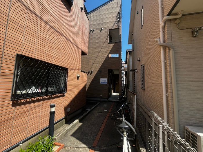 1K Apartment for Rent in Fukuoka City Minami Ward - Thumbnail 3