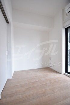 Modern 1LDK Apartment for Rent in Miyakojima, Osaka - Thumbnail 4