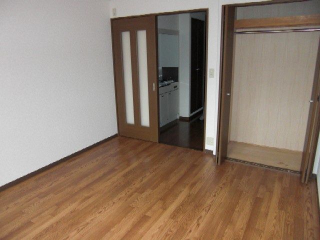 1K Apartment for Rent in Wajirohigashi, Fukuoka City - Thumbnail 4