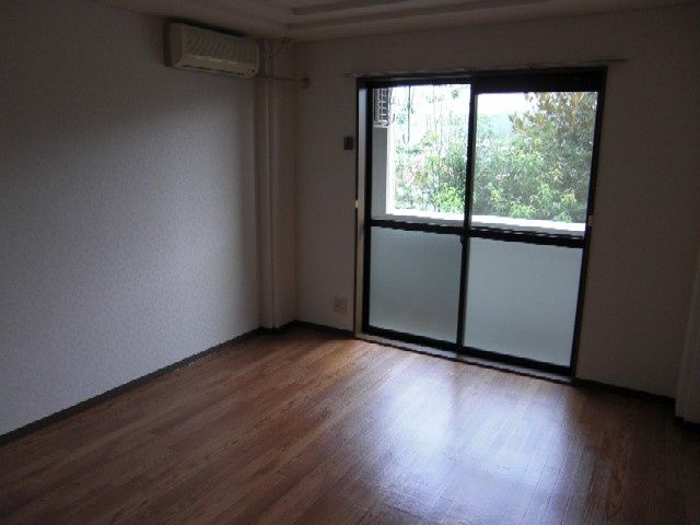 1K Apartment for Rent in Wajirohigashi, Fukuoka City - Thumbnail 3