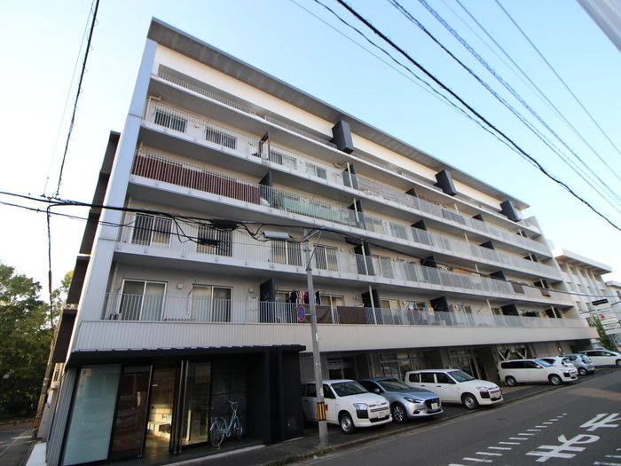 2LDK Apartment for Rent in Sanno, Hakata-ku, Fukuoka City - Thumbnail 2