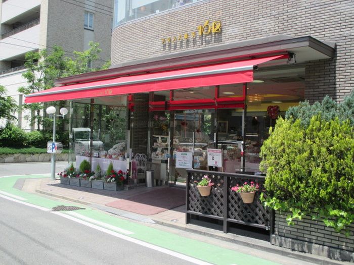 2LDK Apartment for Rent in Yakuin, Fukuoka City - Thumbnail 2