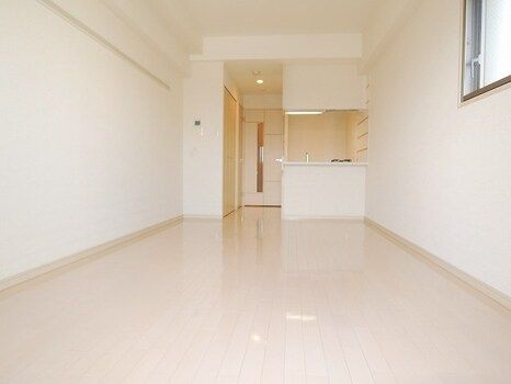1K Apartment for Rent in Chuo Ward, Osaka - 30.45 sqm - Thumbnail 3