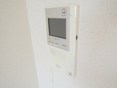 1K Apartment for Rent in Chuo Ward, Osaka - 30.45 sqm - Thumbnail 2