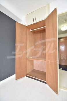 1R Apartment for Rent in Joto Ward, Osaka - Thumbnail 3