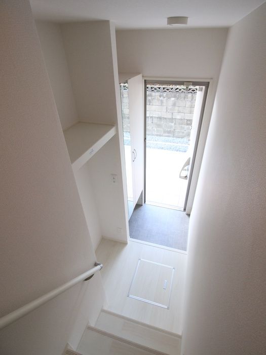 2LDK Apartment for Rent in Yahatanishi-ku, Kitakyushu - Thumbnail 3
