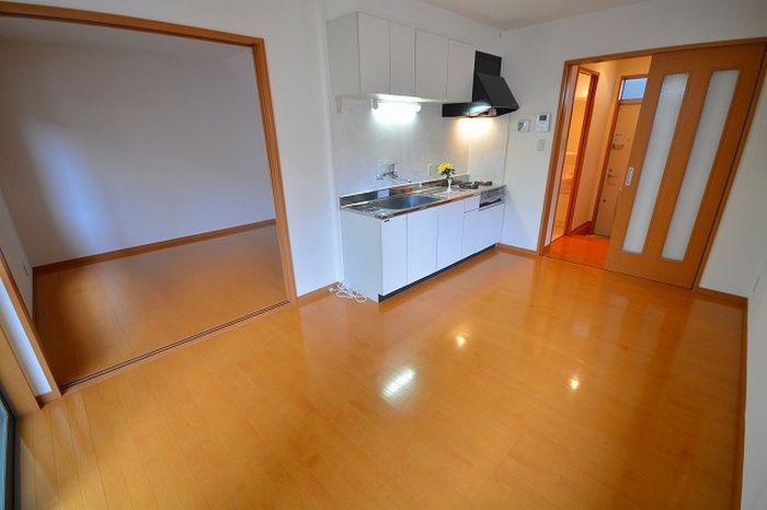 1LDK Apartment for Rent in Kokura Minami-ku, Kitakyushu - Thumbnail 3