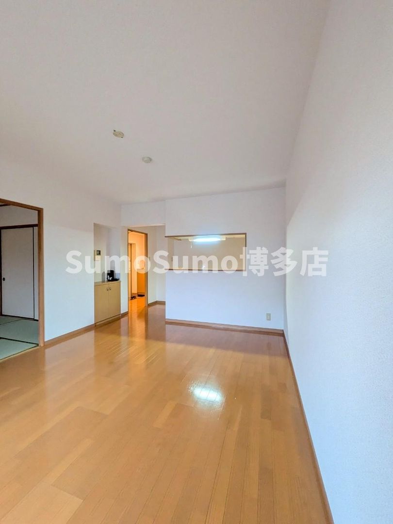 2LDK Apartment for Rent in Hakata-ku, Fukuoka - Thumbnail 2