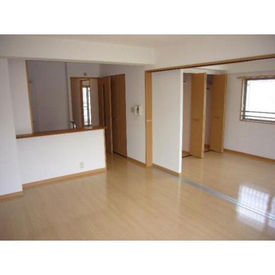 2LDK Apartment for Rent in Hakata Ward, Fukuoka City - Thumbnail 3