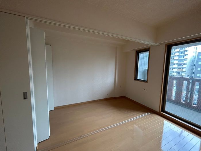 1LDK Apartment for Rent in Tenjin, Fukuoka City – 29.35m² - Thumbnail 4