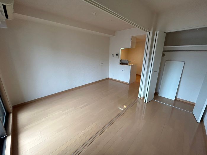1LDK Apartment for Rent in Tenjin, Fukuoka City – 29.35m² - Thumbnail 2