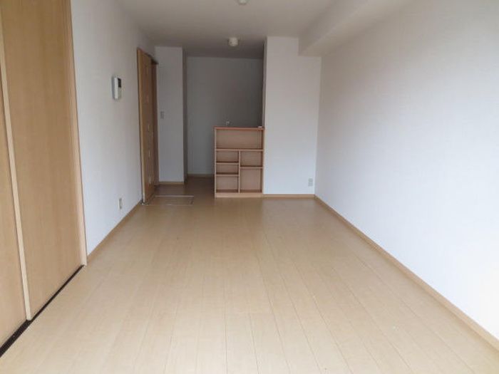 1LDK Apartment for Rent in Kokurakita-ku, Kitakyushu - Thumbnail 3