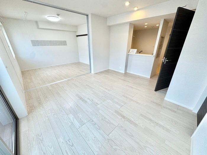 2LDK Apartment for Rent in Wakamatsu-ku, Kitakyushu - Thumbnail 4