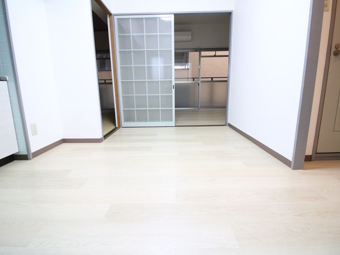 2DK Apartment for Rent in Fukuoka Sawa-ku, 43m² - Thumbnail 4